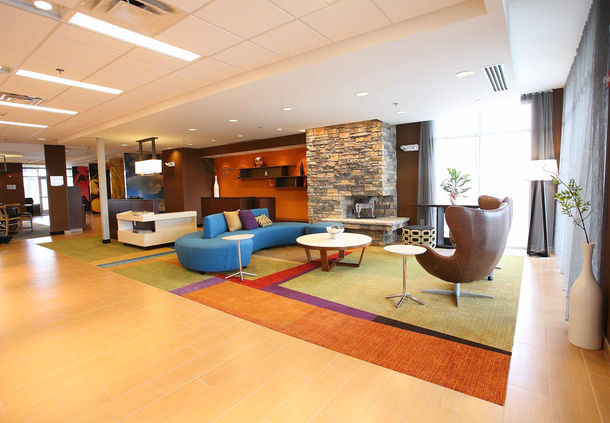 FIS Lobby3